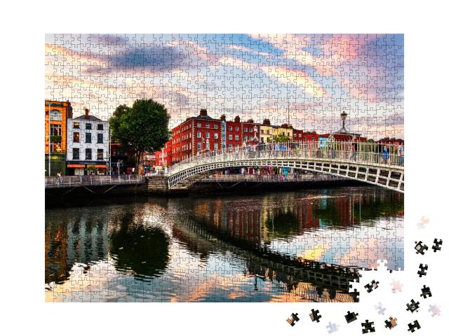 Puzzle de 1000 pièces « Magnifique coucher de soleil sur le pont Ha'penny, Dublin, Irlande »