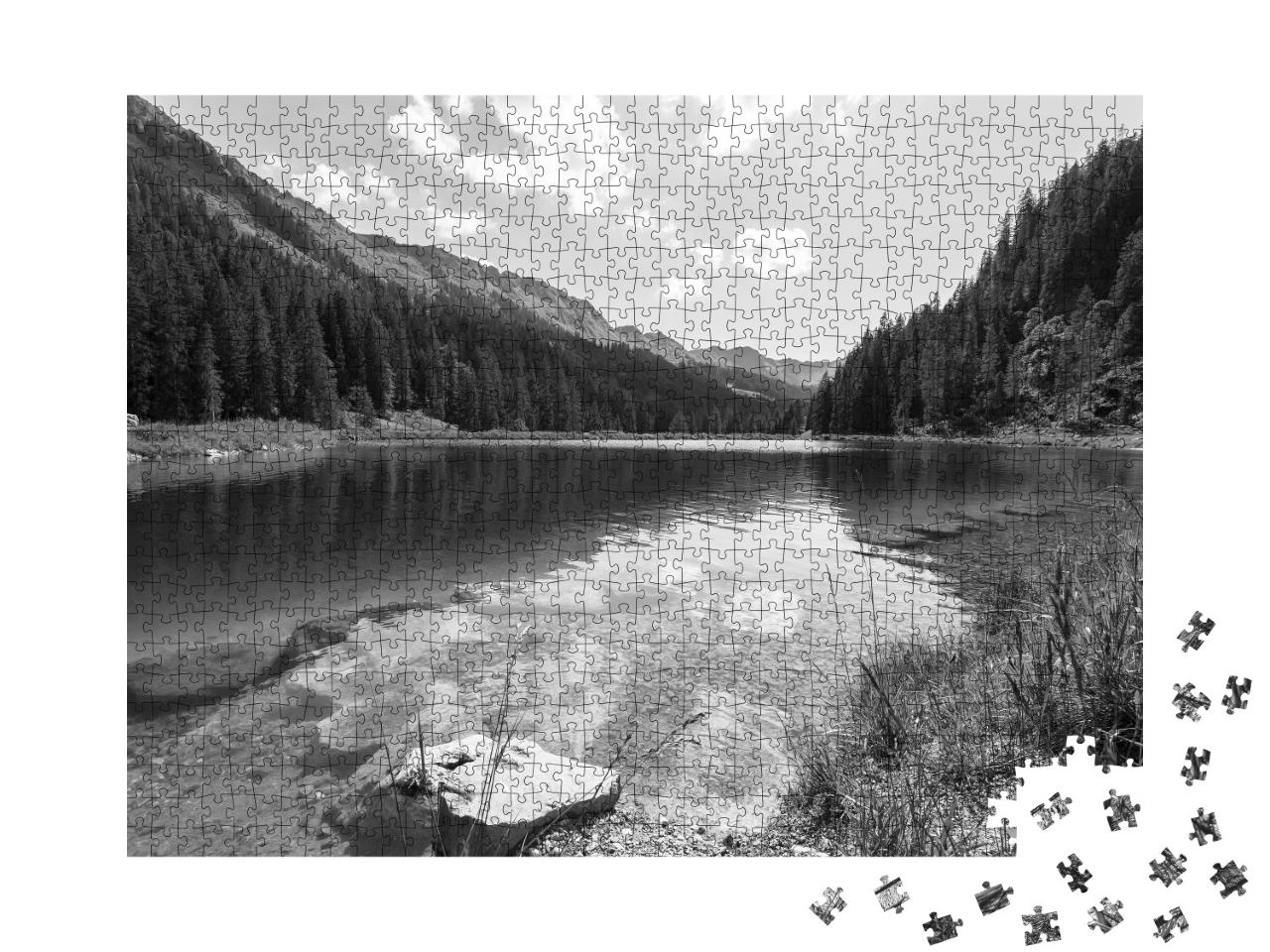 Puzzle de 1000 pièces « Herzsee dans le Kleinwalsertal, Autriche, noir et blanc »