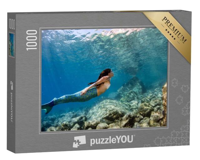 Puzzle de 1000 pièces « Sirène dans la mer d'un bleu profond »