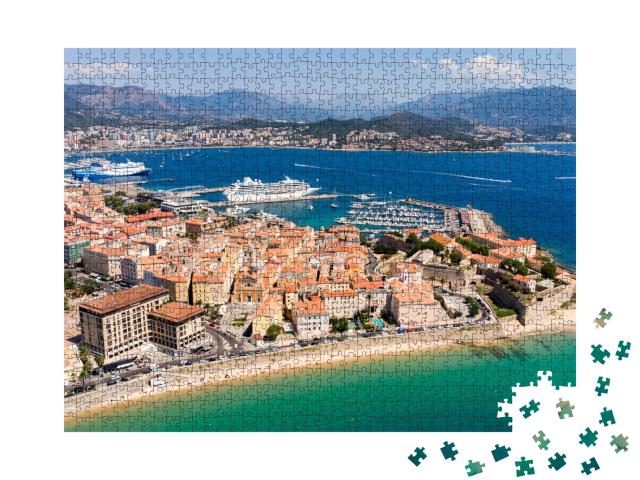 Puzzle de 1000 pièces « Vue aérienne d'Ajaccio avec le port en arrière-plan, Corse, France »