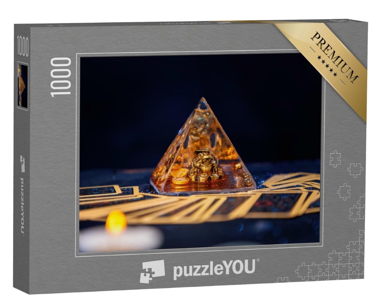 Puzzle de 1000 pièces « Pyramide de verre avec une grenouille dorée »
