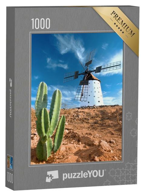Puzzle de 1000 pièces « Cactus et moulin à vent traditionnel à Fuerteventura, îles Canaries »