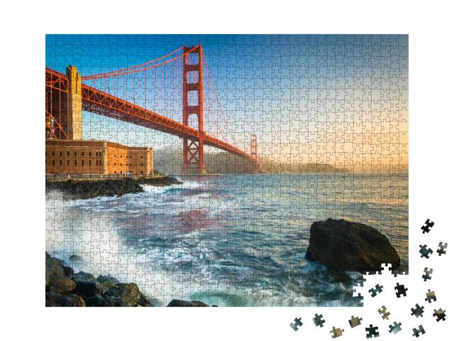 Puzzle de 1000 pièces « Le Golden Gate Bridge au lever du soleil »