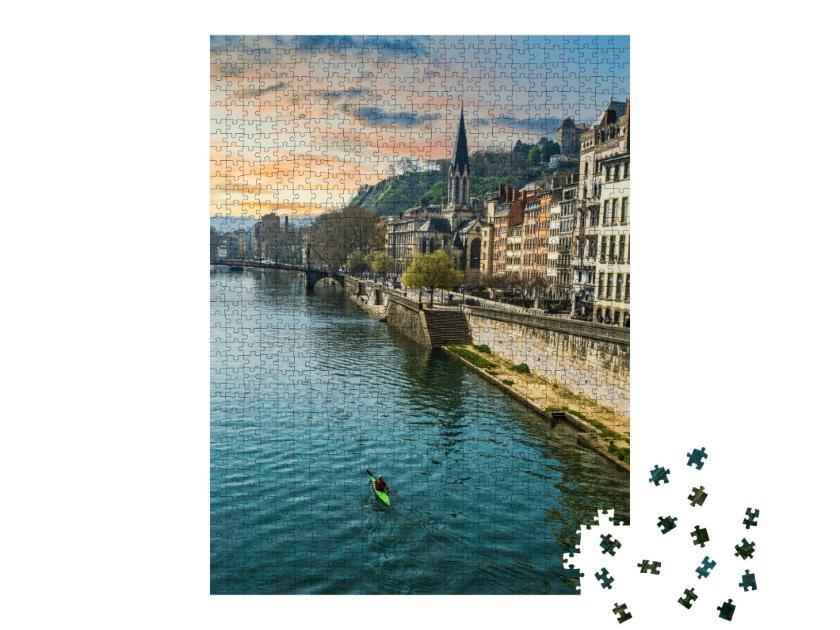 Puzzle de 1000 pièces « La vieille ville de Lyon sur le Rhône par une belle journée de printemps »