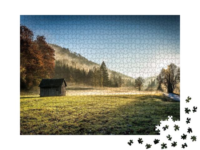 Puzzle de 1000 pièces « Un calme matin d'automne dans la forêt de montagne »