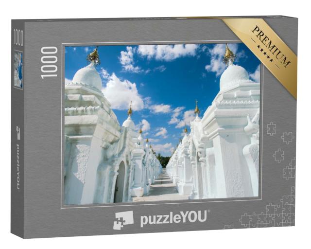 Puzzle de 1000 pièces « Magnifique pagode blanche Kuthodaw au pied de la colline de Mandalay, Myanmar »