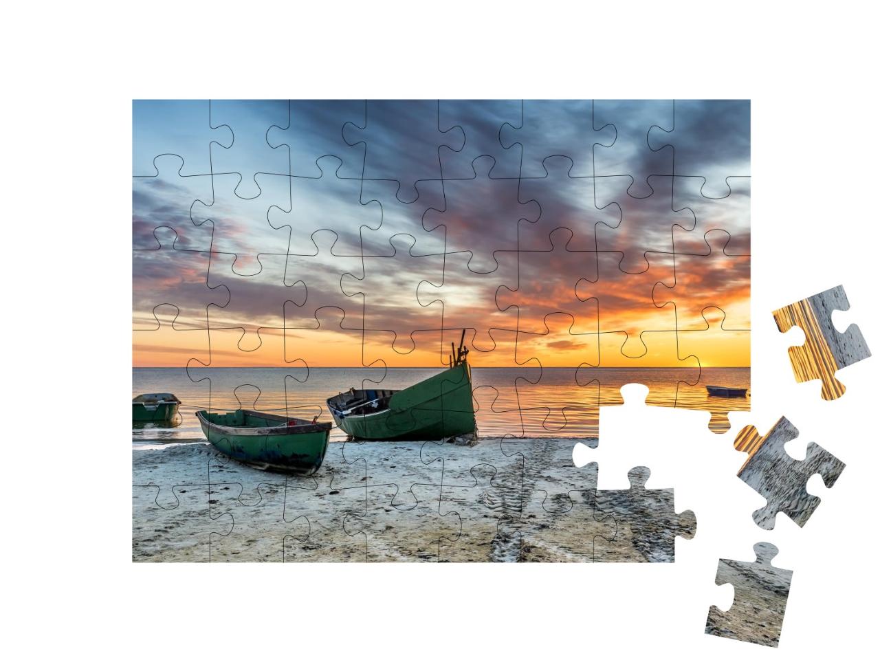 Puzzle de 48 pièces « Bateau de pêche ancré sur une plage de sable de la mer Baltique »