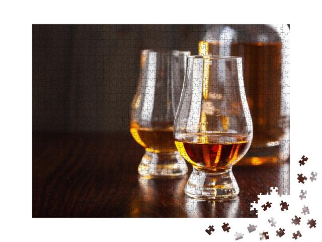 Puzzle de 1000 pièces « Bouteille et verres à whisky »