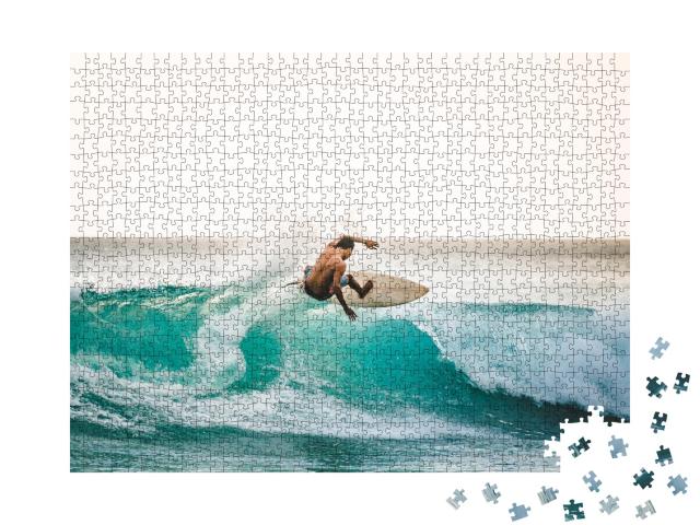 Puzzle de 1000 pièces « Surfeur professionnel à Bali, Indonésie »