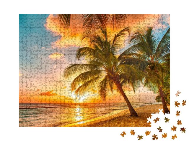 Puzzle de 1000 pièces « Coucher de soleil sur la mer avec vue sur les palmiers, Barbade »