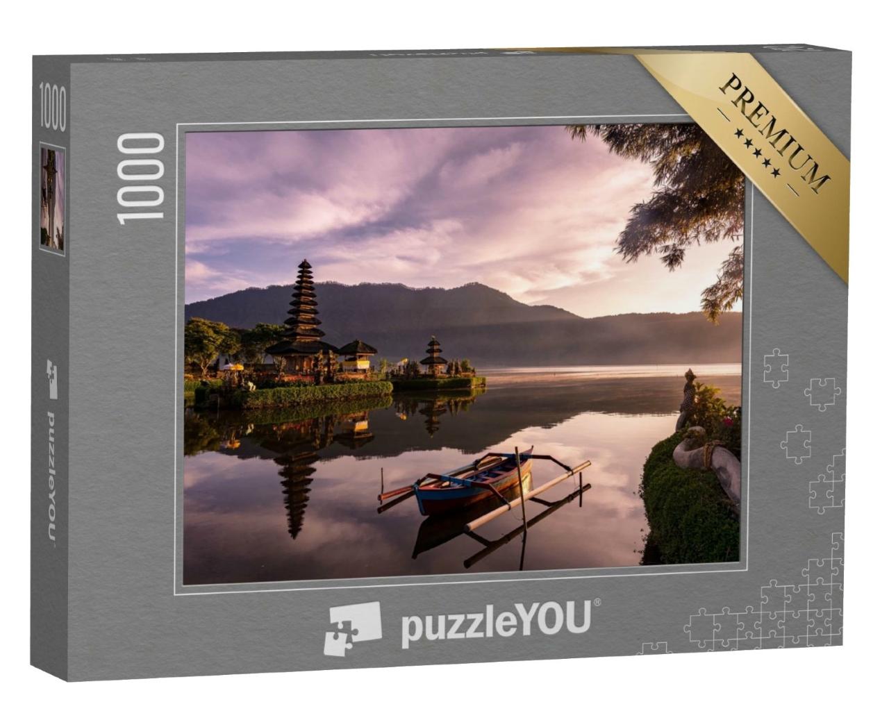 Puzzle de 1000 pièces « Magnifique lever de soleil sur le lac Bratan avec le temple UlunDanu, Bali, Indonésie »