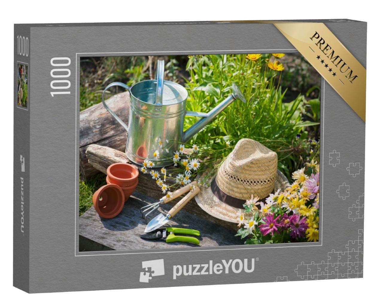 Puzzle de 1000 pièces « Outils de jardinage sur la pelouse du jardin »