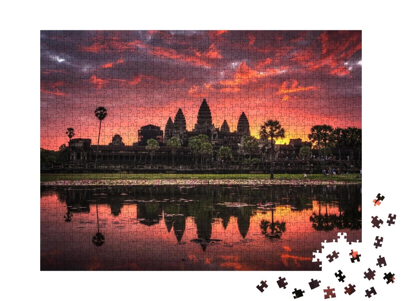 Puzzle de 1000 pièces « Lever de soleil sur Angkor Wat, ville-temple au Cambodge »
