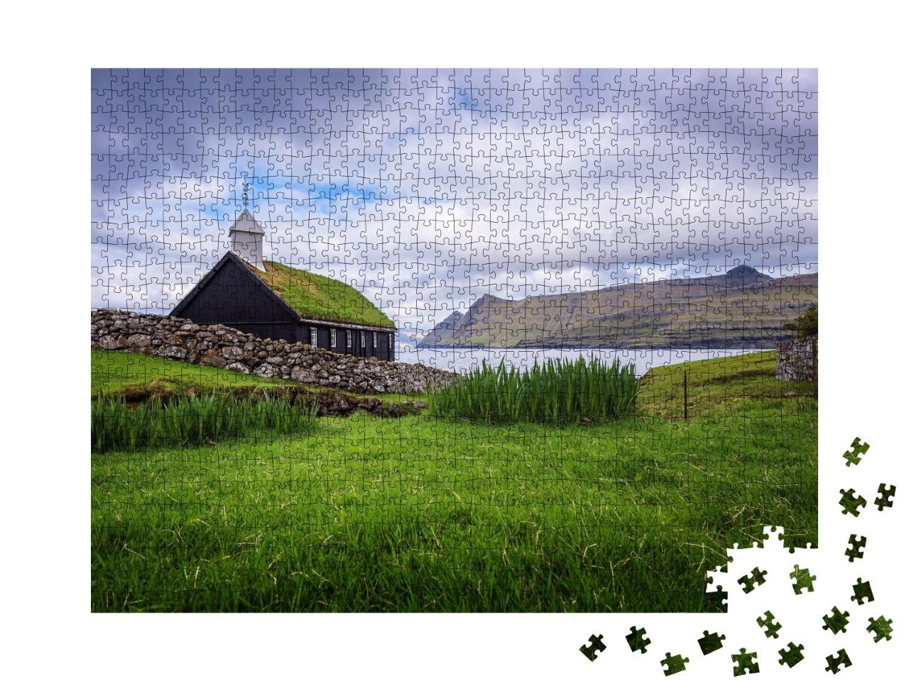 Puzzle de 1000 pièces « Une église en bois au bord de la mer aux îles Féroé »
