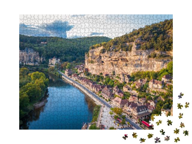 Puzzle de 1000 pièces « vue aérienne d'une ville médiévale en dordogne, France »