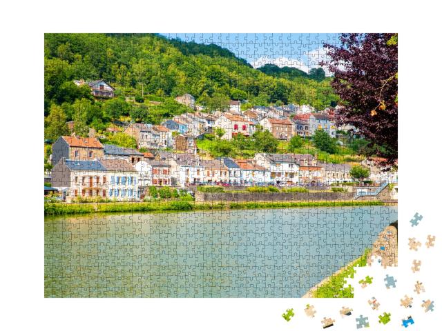Puzzle de 1000 pièces « Ville idyllique de Monthermé dans les Ardennes françaises, rivière Meuse, région Grand Est, Champagne-Ardenne »