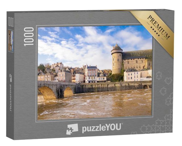 Puzzle de 1000 pièces « Laval, belle ville française, panorama du fleuve et maisons typiques du vieux centre »