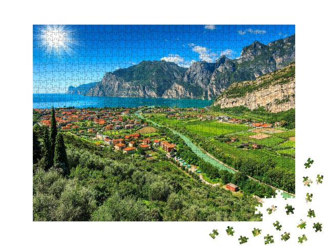 Puzzle de 1000 pièces « Journée ensoleillée au lac de Garde, Italie »