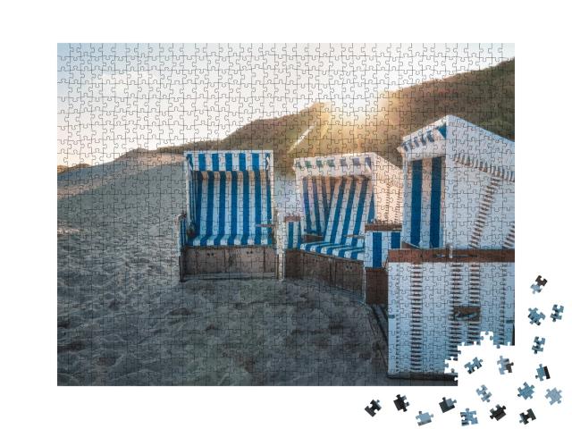 Puzzle de 1000 pièces « Chaises de plage au lever du soleil sur l'île de Sylt »