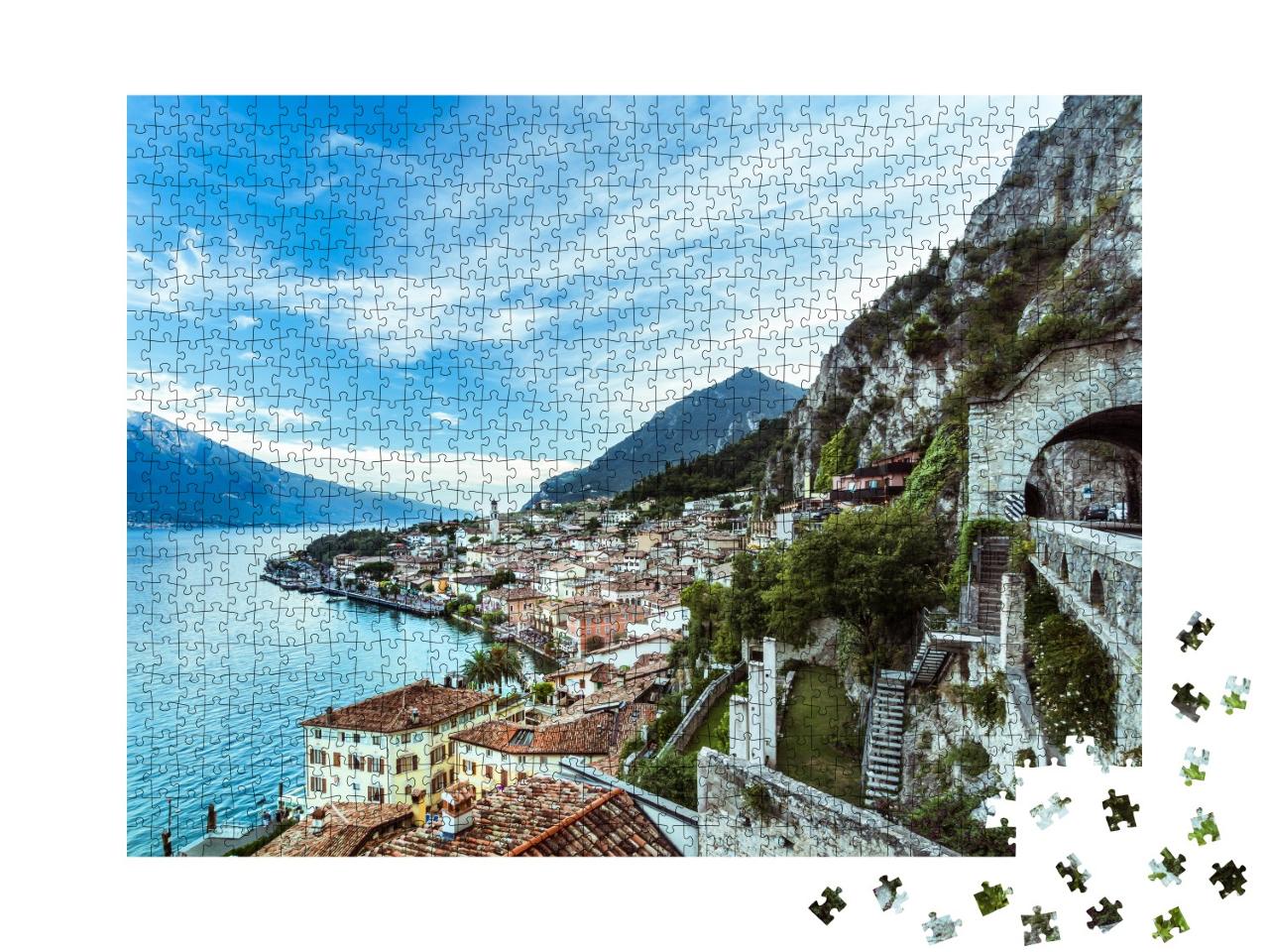 Puzzle de 1000 pièces « Magnifique panorama de Limone sul Garda sur le lac de Garde »