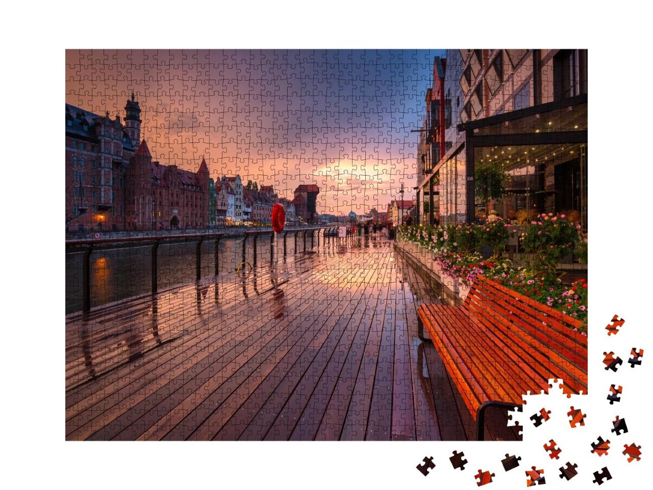 Puzzle de 1000 pièces « Gdansk et sa belle vieille ville au bord de la rivière Motlawa au coucher du soleil, Pologne »