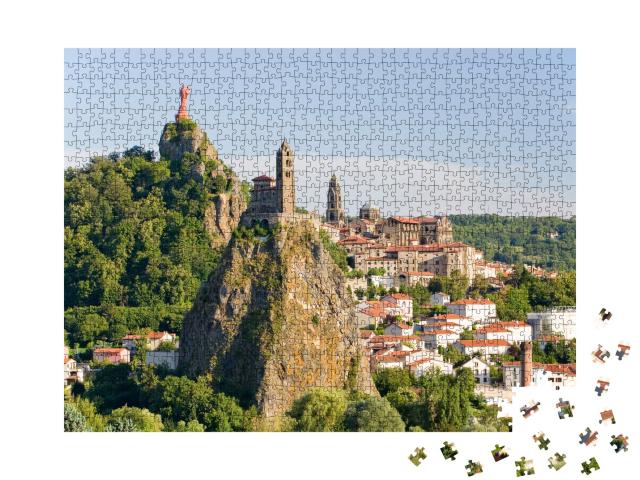 Puzzle de 1000 pièces « Le Puy en Velay et la Chapelle Saint Michel d'Aiguilhe, Auvergne, France. »