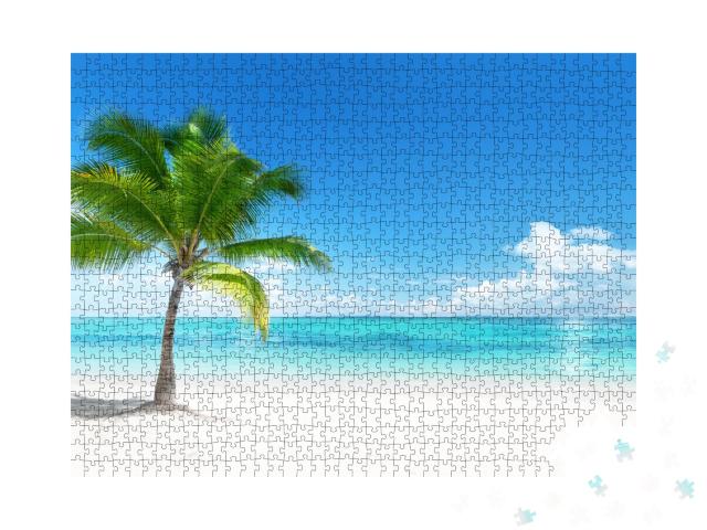 Puzzle de 1000 pièces « Plage paradisiaque avec palmier sur la côte de la République dominicaine »