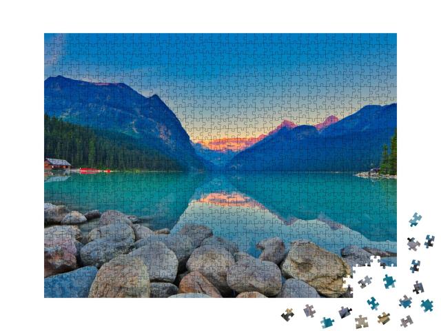 Puzzle de 1000 pièces « Vue panoramique sur le mondialement célèbre Lake Louise jusqu'au glacier Victoria »