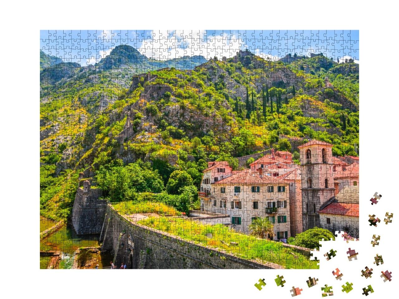 Puzzle de 1000 pièces « Vieille ville de Kotor magnifiquement située, Monténégro »