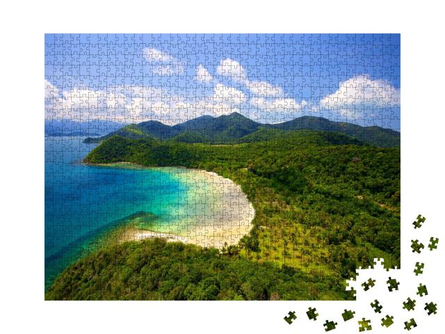 Puzzle de 1000 pièces « Vue aérienne de la plage tropicale de Ko Chang, Thaïlande »