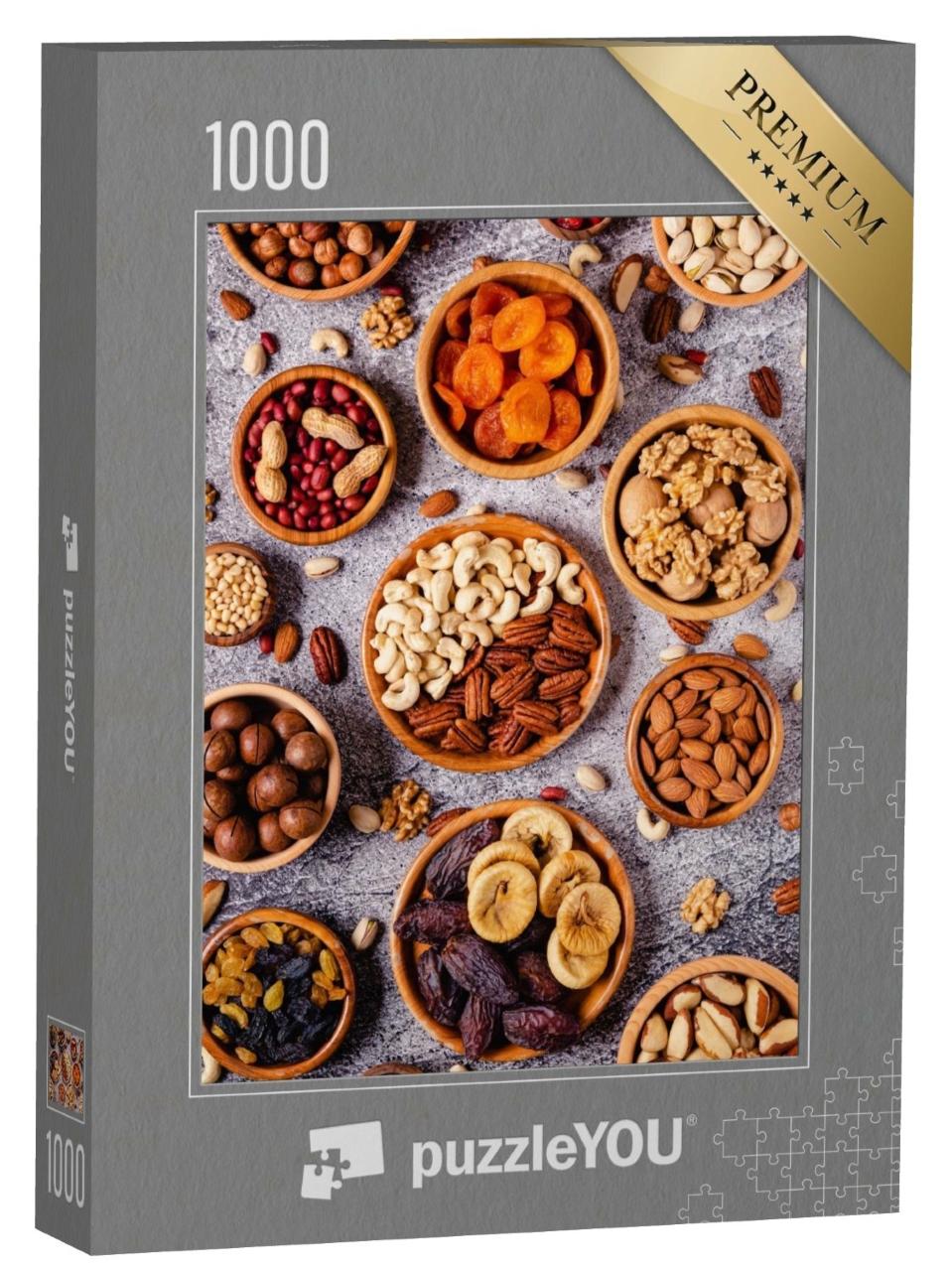Puzzle de 1000 pièces « Noix et fruits secs dans des coupes en bois »