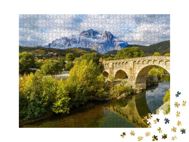 Puzzle de 1000 pièces « Paysage avec le village de Ponte Leccia et le Monte Cinto sur l'île de Corse, France »