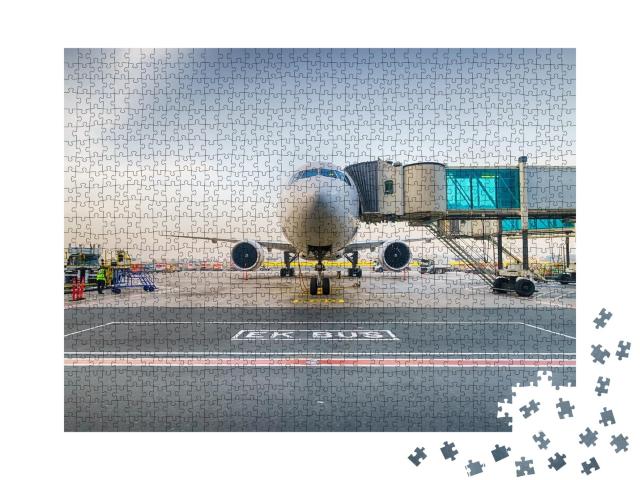 Puzzle de 1000 pièces « Avion à réaction à l'aéroport international de Dubaï »