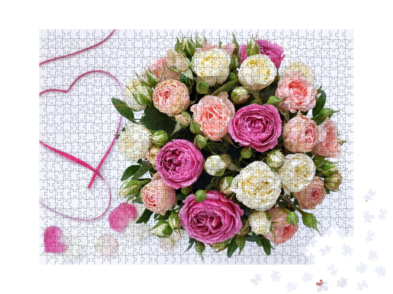Puzzle de 1000 pièces « Un bouquet de roses pour l'anniversaire »