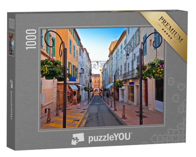 Puzzle de 1000 pièces « Rue colorée à Antibes promenade et commerces vue, sud de la France »