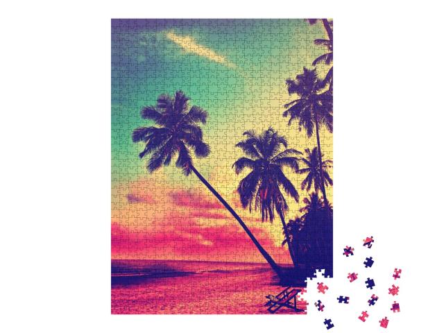 Puzzle de 1000 pièces « Plage tropicale avec silhouettes de palmiers au coucher du soleil »