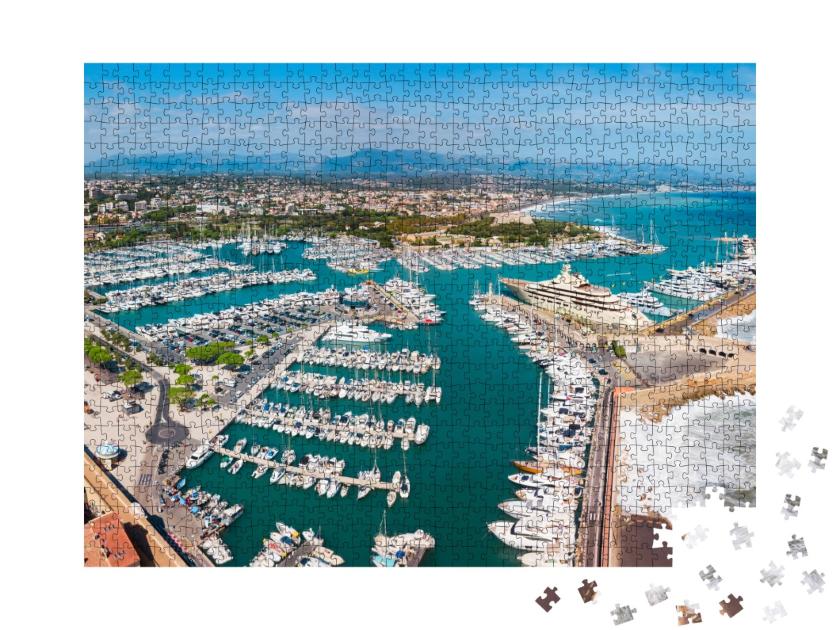 Puzzle de 1000 pièces « Vue aérienne du port d'Antibes sur la Riviera française »