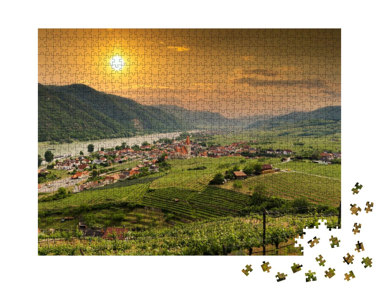 Puzzle de 1000 pièces « Vue sur la vallée de la Wachau avec le Danube et la ville de Weißenkirchen »