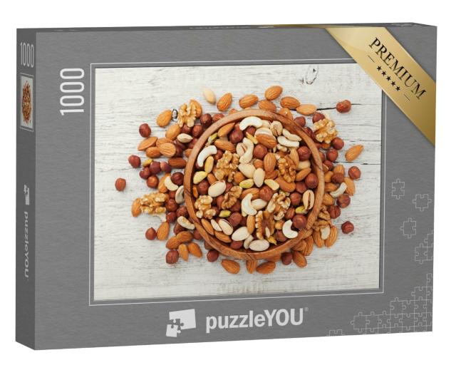 Puzzle de 1000 pièces « Coupe en bois avec noix mélangées »