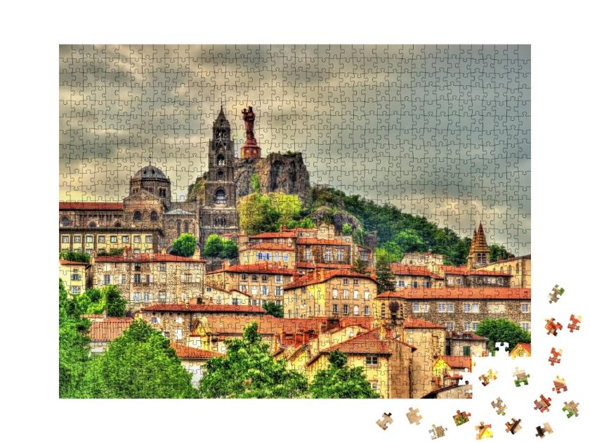 Puzzle de 1000 pièces « Vue du Puy-en-Velay, une ville de Haute-Loire, France »