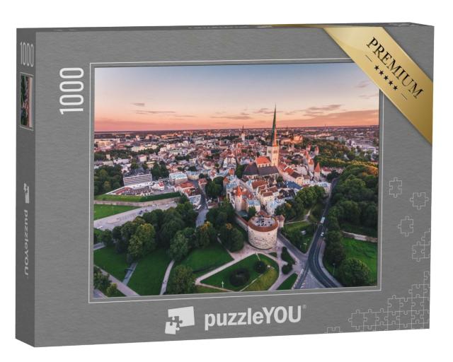 Puzzle de 1000 pièces « Vue aérienne de la vieille ville de Tallinn au coucher du soleil, Estonie »