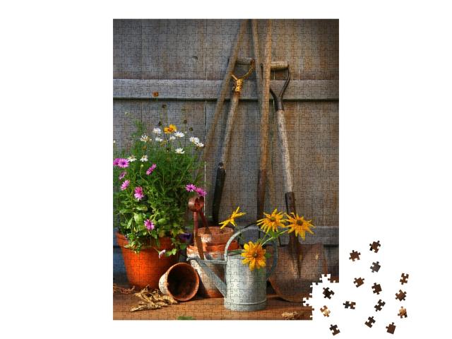Puzzle de 1000 pièces « Abri de jardin avec outils et pots de fleurs »