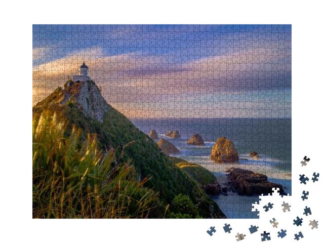 Puzzle de 1000 pièces « Nuages au-dessus du phare de Nugget Point, automne en Nouvelle-Zélande »