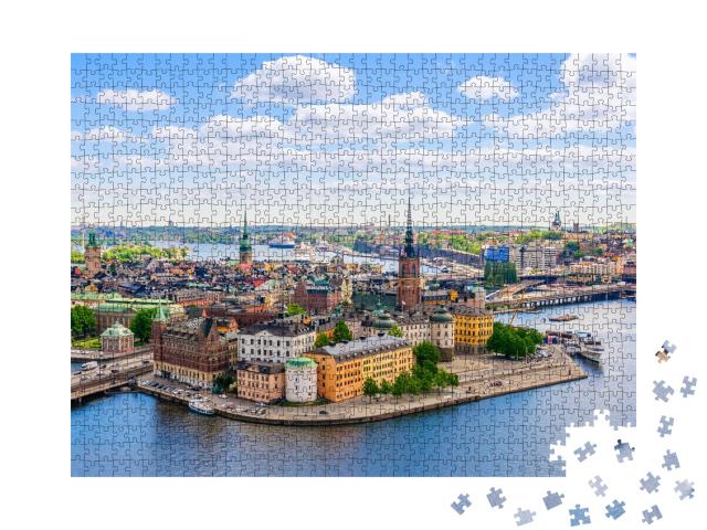 Puzzle de 1000 pièces « Vue d'oiseau : Vue aérienne de la tour de l'hôtel de ville de Stockholm, Suède »