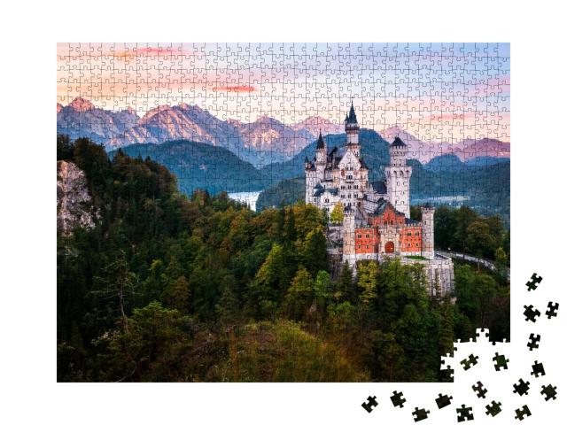 Puzzle de 1000 pièces « Panorama des Alpes avec le château de Neuschwanstein au lever du soleil, Bavière »