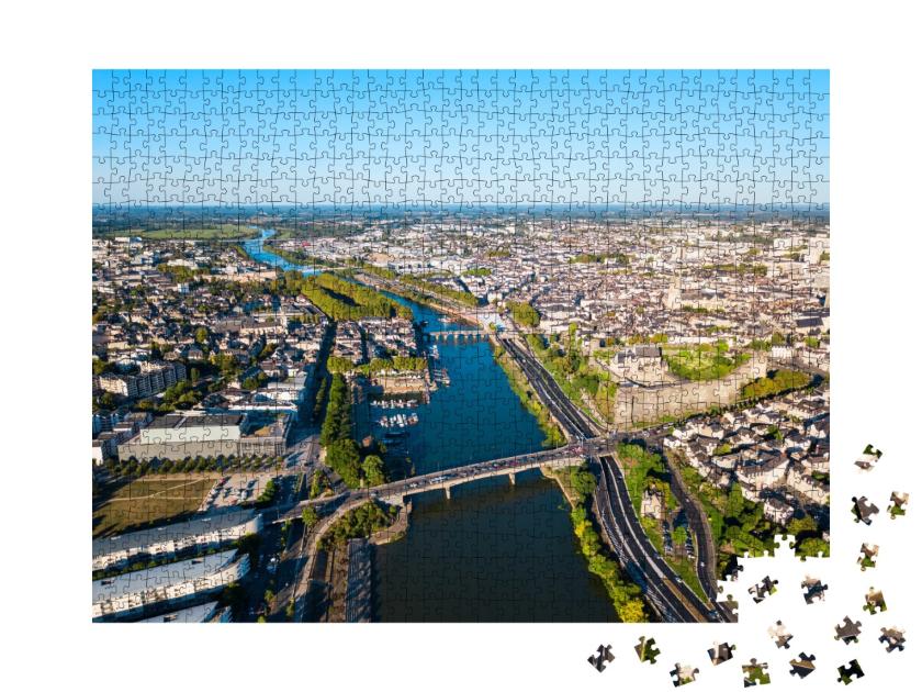 Puzzle de 1000 pièces « Angers vue panoramique depuis les airs. Angers est une ville de la vallée de la Loire »