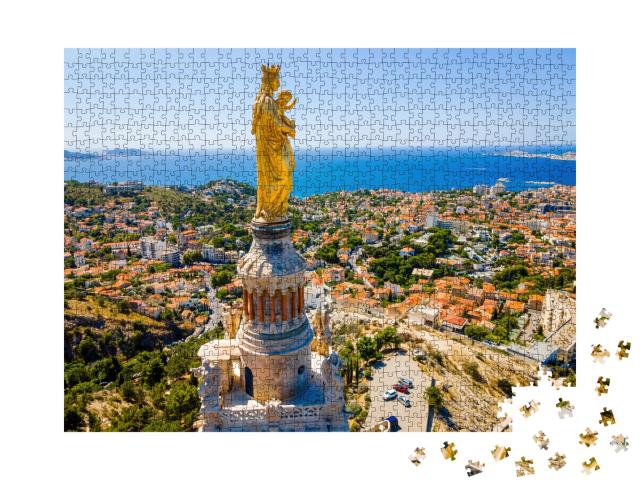Puzzle de 1000 pièces « Vue aérienne de la basilique Notre-Dame-de-la-Garde à Marseille »
