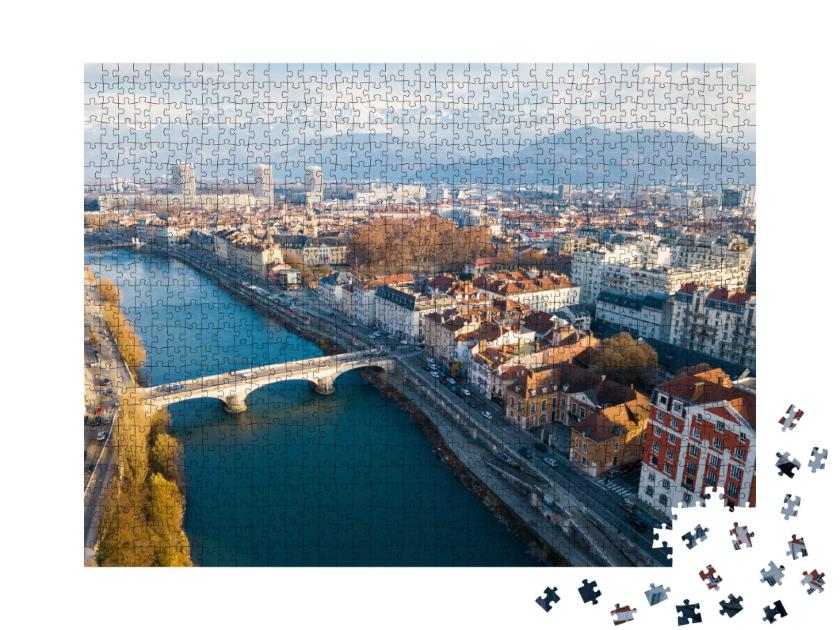 Puzzle de 1000 pièces « Vue aérienne de Grenoble avec le centre-ville et les rives de l'Isère, France »