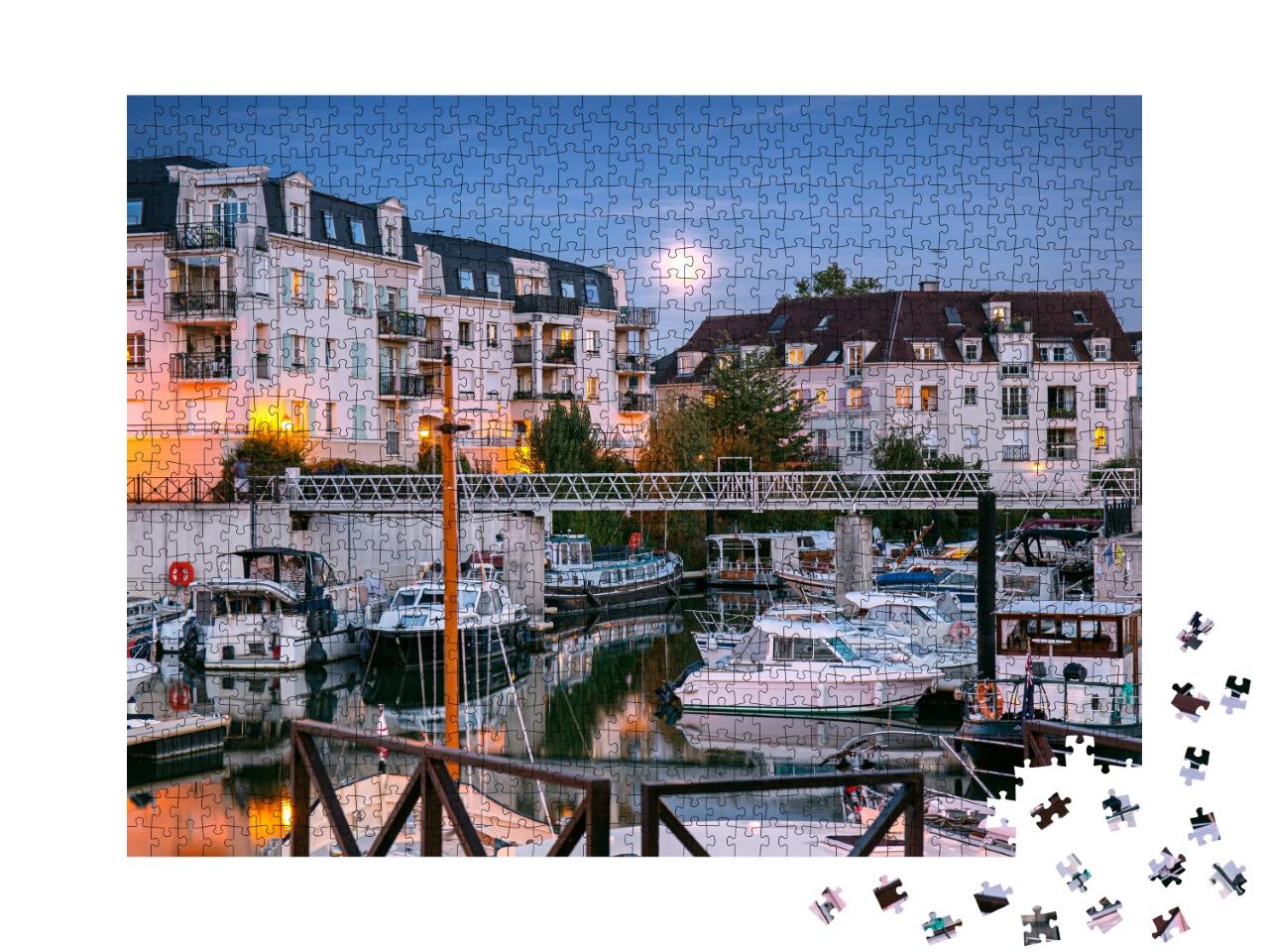 Puzzle de 1000 pièces « Soirée d'automne calme dans le port de Cergy, France »