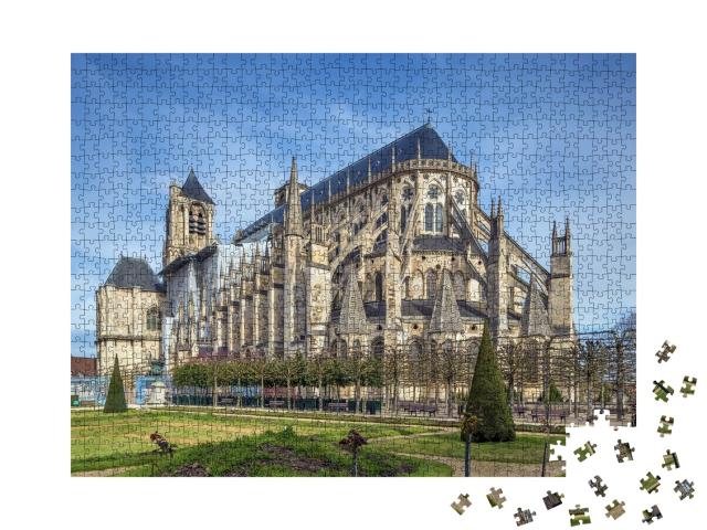 Puzzle de 1000 pièces « La cathédrale de Bourges est une église catholique romaine située à Bourges, en France. »
